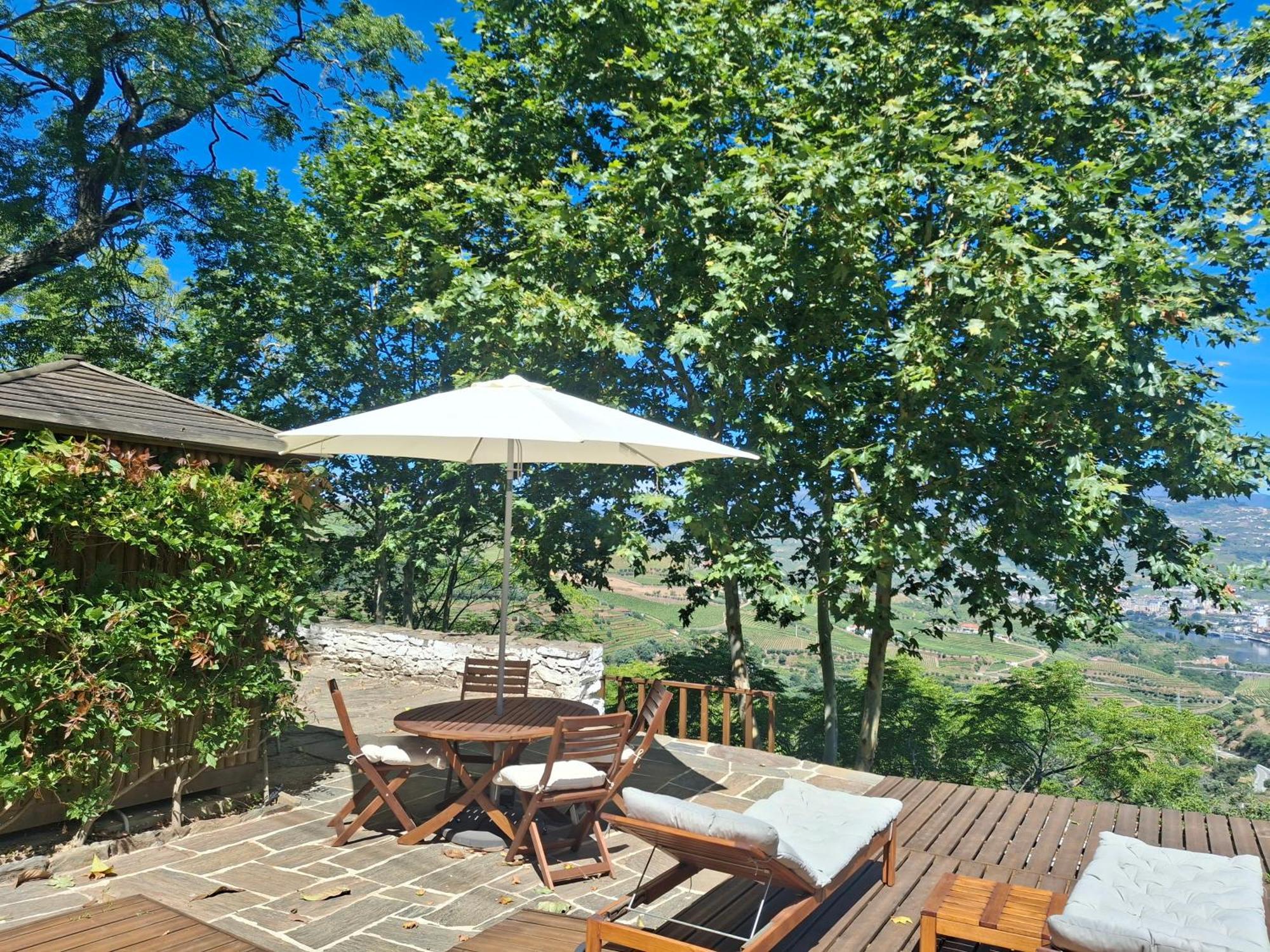 Gasthaus Quinta Do Valdalagea Peso da Régua Exterior foto
