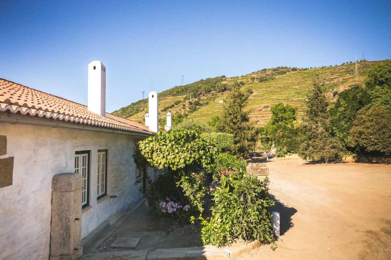 Gasthaus Quinta Do Valdalagea Peso da Régua Exterior foto