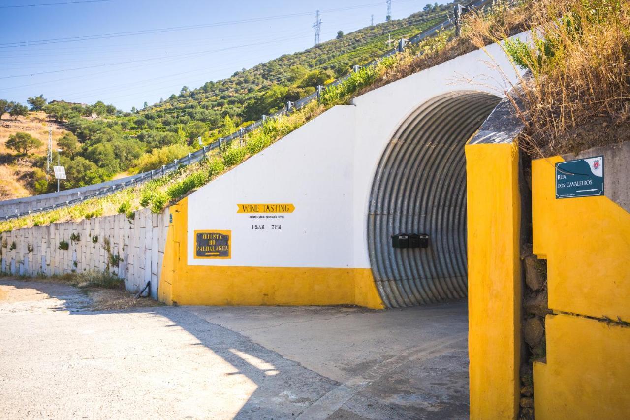 Gasthaus Quinta Do Valdalagea Peso da Régua Exterior foto